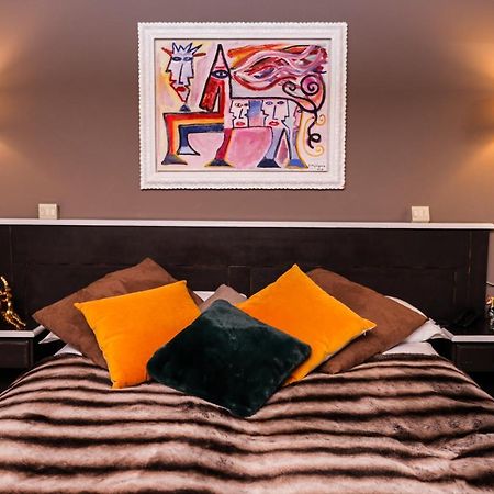 Art Hotel Grivola Breuil-Cervinia Exteriör bild