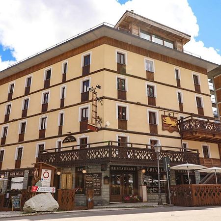 Art Hotel Grivola Breuil-Cervinia Exteriör bild