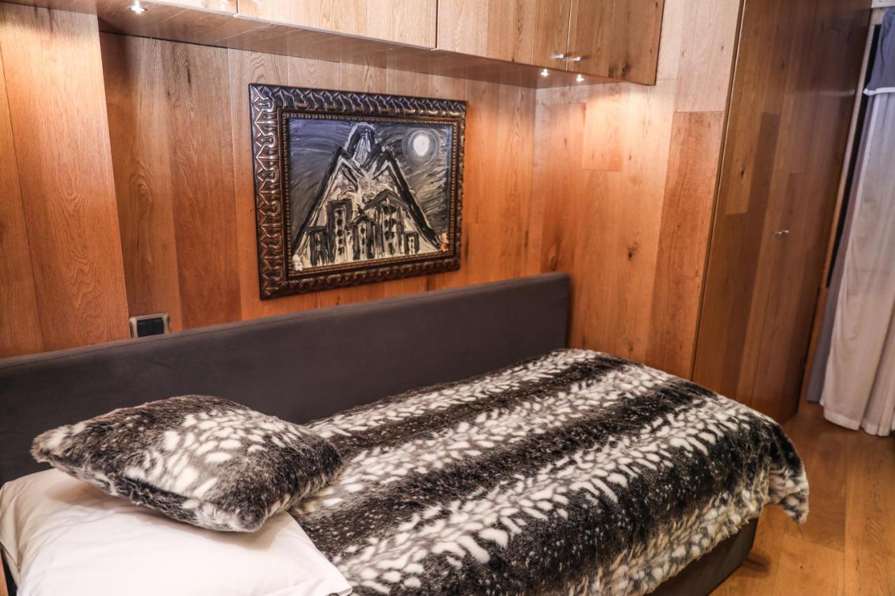 Art Hotel Grivola Breuil-Cervinia Exteriör bild